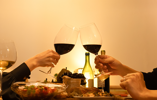 食の好みが近い人と、 同じテーブルを囲む。